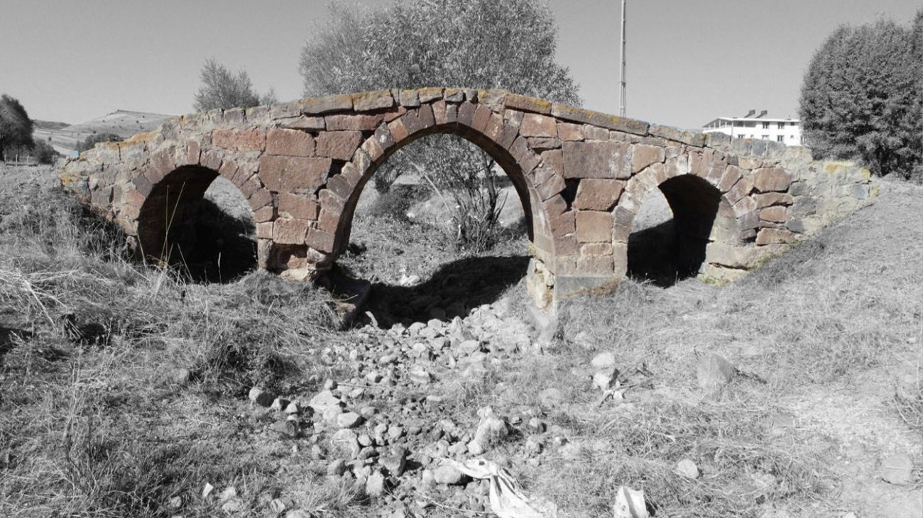 Vekse ve Yamaçlı Köprüleri